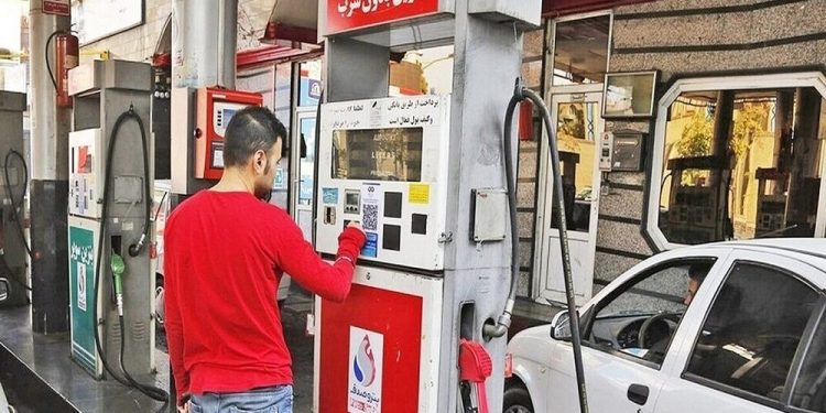 نصب ۶ هزار دستگاه پرداخت الکترونیکی بهای سوخت در جایگاه‌ها توسط بانک ملی