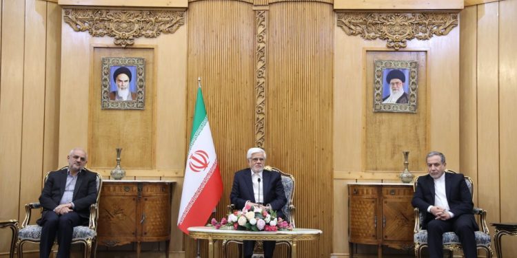 عارف: نشست اضطراری سازمان همکاری اسلامی و اتحادیه عرب به پیشنهاد ایران برگزار میشود