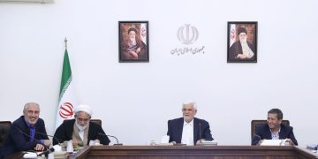 تاکید عارف بر «انضباط مالی» در هزینه‌کرد منابع مولدسازی