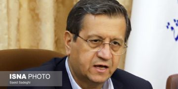 همتی: دولت مصمم به رفع فیلترینگ است