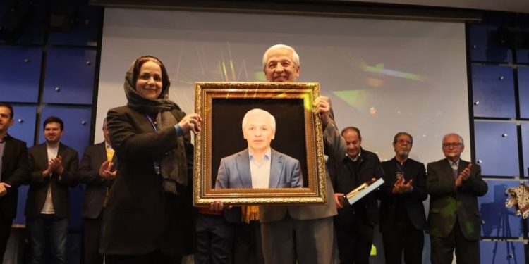 تجلیل از مهدی باقریان؛ مردی که روابط عمومی را با سکوتِ عاشقانه زنده نگه داشت